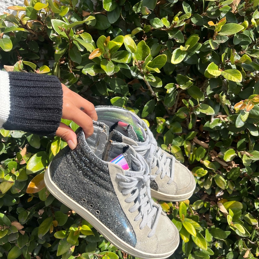P448 Women's Sneakers - Black and Gray